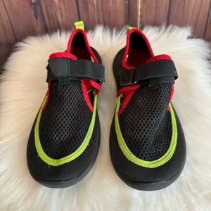 Wonder Nation Little Big Boys and Girls Water Shoes Black Size 2-3